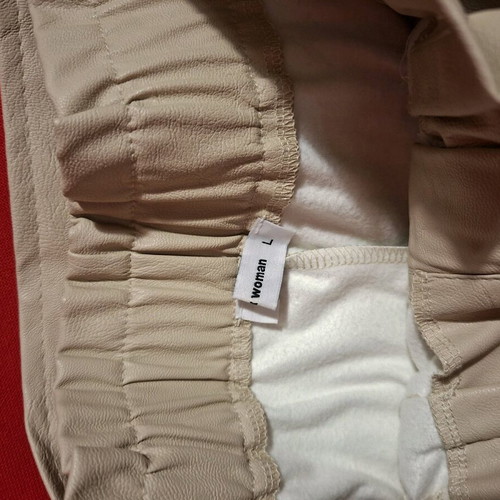Pink Woman leather bermuda beige, like new, size L