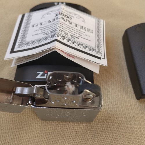 Zippo Marlboro Promo lighter "Come to where the flavor is." 2002