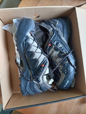 Salewa MS Wildfire Edge αθλητικά σαν καινούργια, μέγεθος 39, μαύρο και μπεζ