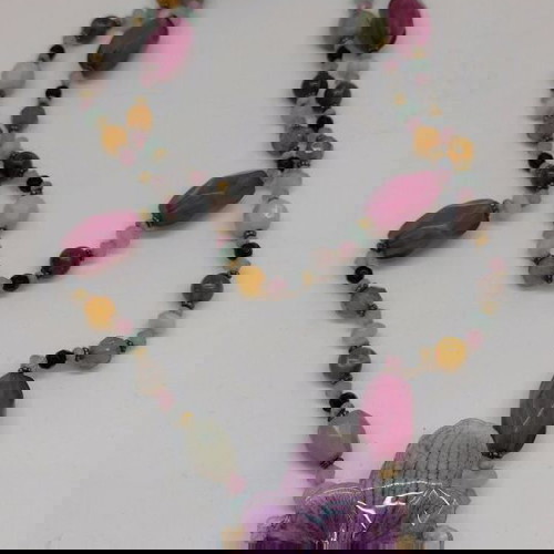 Колие с естествен цвят на орхидея изработено по поръчка