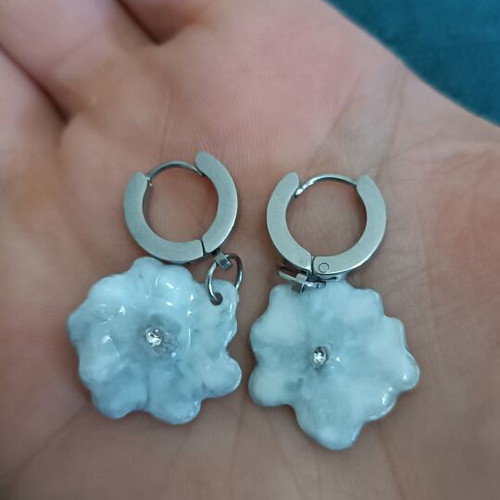 Handmade earrings white flower resin uv with steel hoops