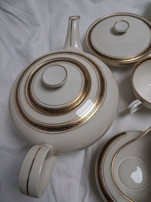 Heinrich Bavaria porcelain tea set 15 pieces like new with Greek meander design