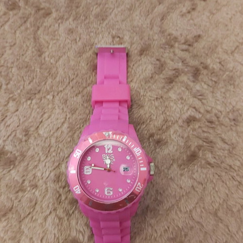 Women's watches like new, pack of 4 multicolor