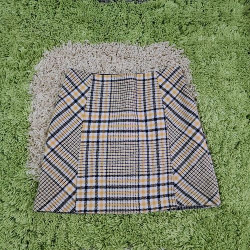 George UK tweed mini skirt size S, like new, black and yellow
