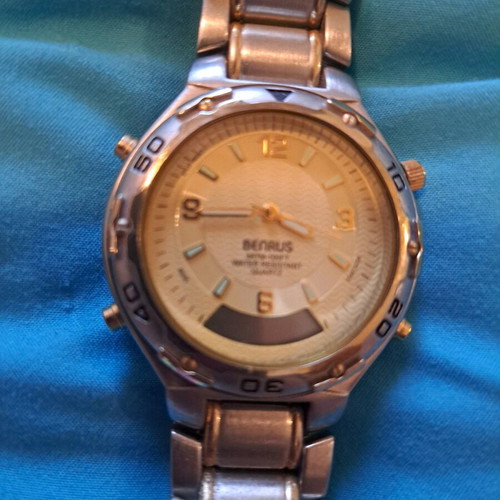 Benrus watch like new, waterproof to 100 meters