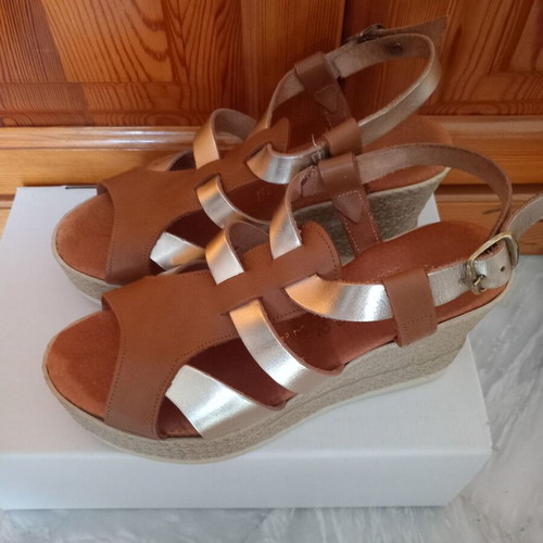 Carvel women's platform sandals size 36, like new, genuine leather