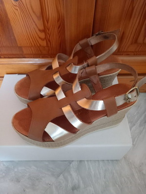 Carvel women's platform sandals size 36, like new, genuine leather