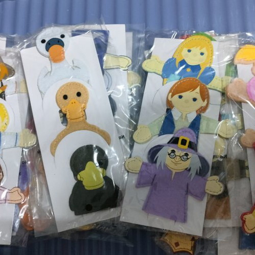 Complete series of 20 theatrical fairy tale books with finger puppets