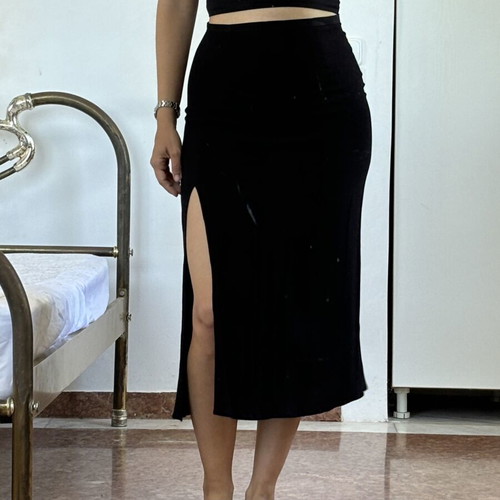 H&M skirt size 36 like new, black