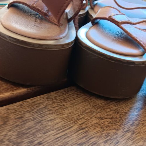 Tsuderos leather platform sandals size 38, beige brown