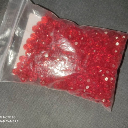Red acrylic beads new, many pieces