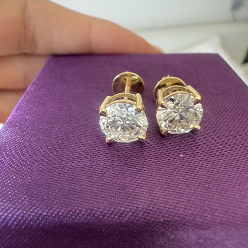 Lab Grown Diamond Earrings 4ct with Certificate like new, gold color