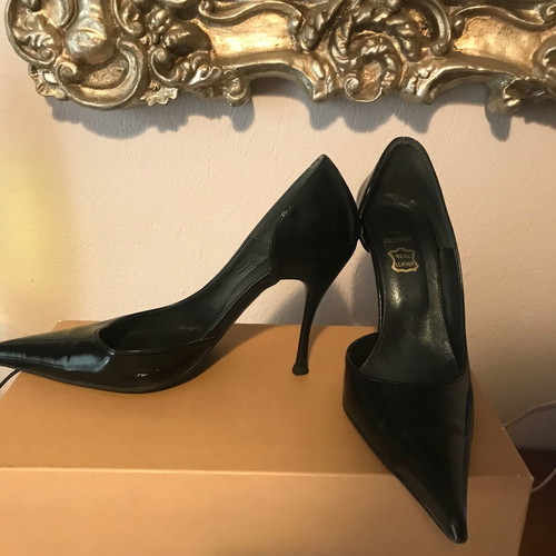 Stiletto pumps used Greek leather black size 38