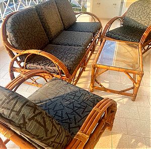 καναπές  τριθέσιος μπαμπου εξωτερικού χώρου  με δυο πολυθρόνες πολυ καλής ποιοτητος με μαξιλάρια