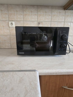 Toshiba MW2-MM20P(BK) Microwave Oven like new, 800W