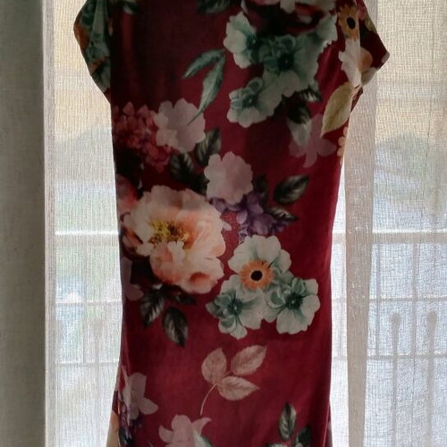 Floral mini dress like new, velour, evening with open back