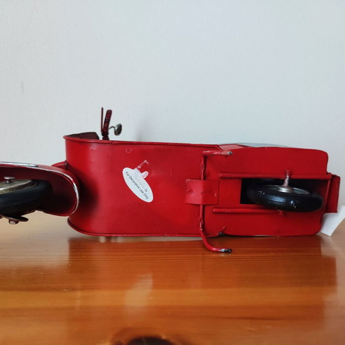 Vespa metal miniature scooter new, red with tag