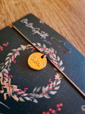 Tychi choker necklace lucky charm new gold color