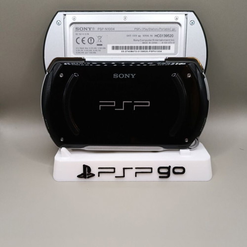 Psp Go black used in excellent condition with charging cable