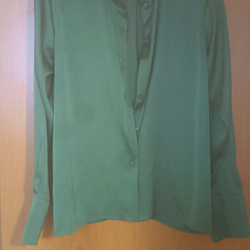 Never On Sunday shirt size M like new, perfect color