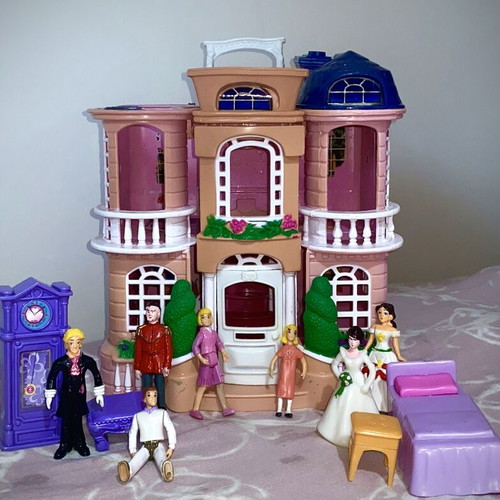 Vintage Fisher-Price Loving Family Dream Dollhouse used