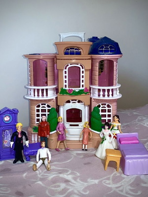Vintage Fisher-Price Loving Family Dream Dollhouse used
