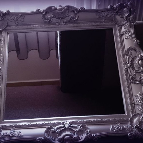 Inart mirror frame used in excellent condition