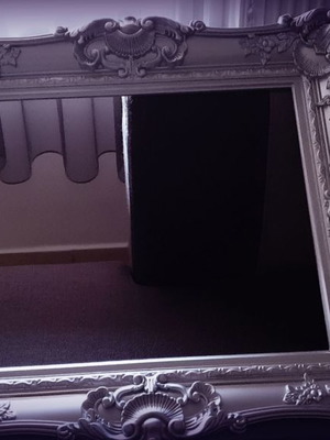 Inart mirror frame used in excellent condition