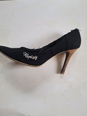 Γόβες Replay μαύρες σαν καινούργιες, μέγεθος 41, τακούνι 10 εκ.