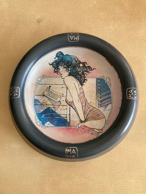 Milo Manara vintage metal ashtray Demons & Merveilles L'Apparenza Inganna