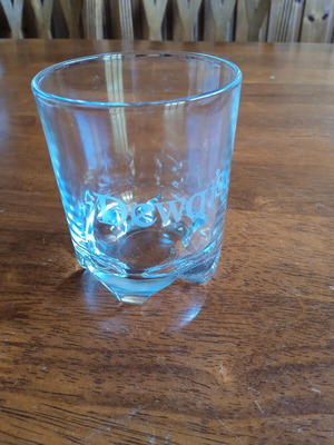 Dewar's whiskey glass like new, collectible glass