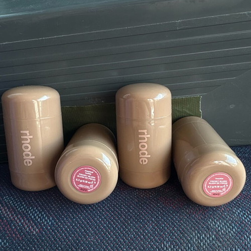 Rhode pocket blush new