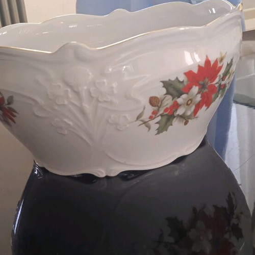 Bavaria porcelain salad bowl like new, Christmas design