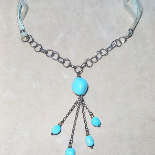 Silver necklace with turquoise stones new