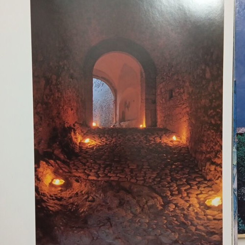 Castles of the Trentino book like new, trilingual, hardcover