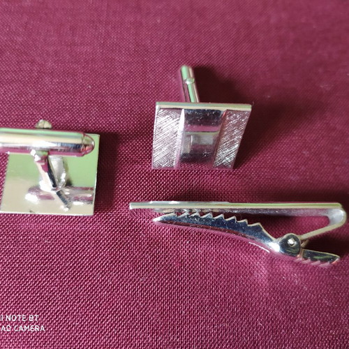 Vintage cufflinks with tie pin like new