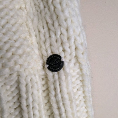 White knitted cardigan vest s.Oliver size M like new