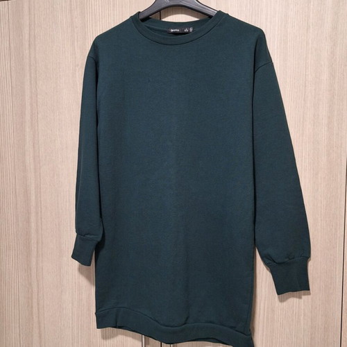 Bershka dark green long crewneck like new, size S