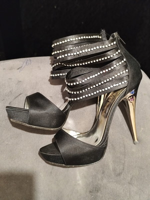 Kallista sandals like new, size 37, black platform