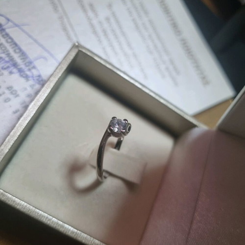 14 Carat White Gold Ring Like New