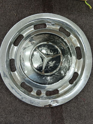 Mercedes-Benz W110 13-Inch Wheel Hubcap used