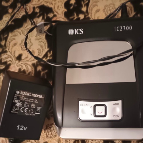 Digital money counter used with counterfeit detection