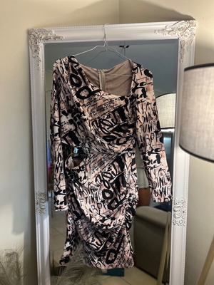 WECOSS dress new, black, size Large fitting medium
