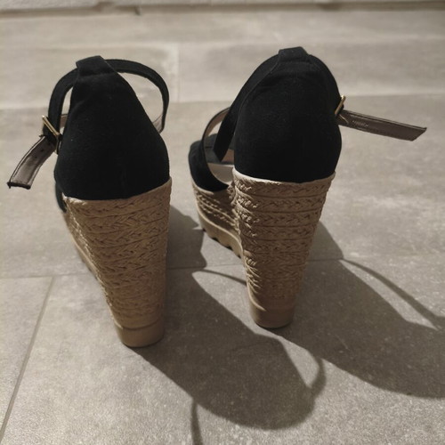 Beatris Black Suede Platform Espadrilles Like New, Size 37