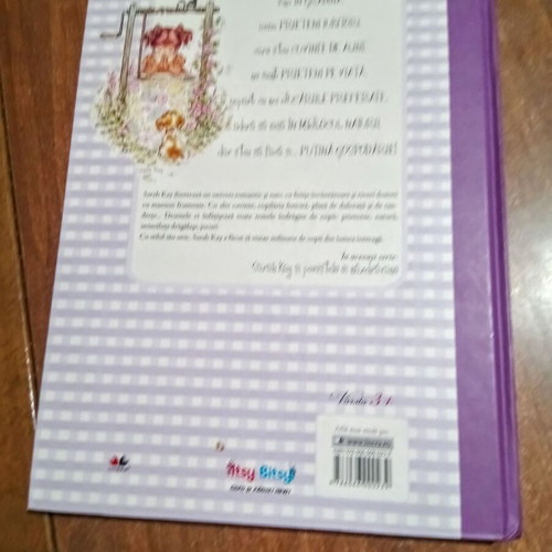 Sarah Kay album used with illustrations, Romanian language
