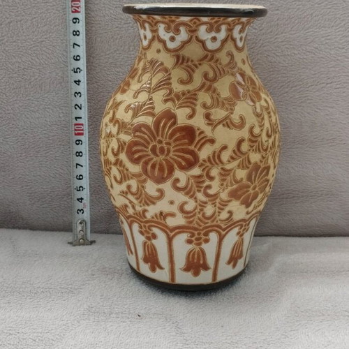 Ceramic vase Dona from Vietnam like new with floral motifs