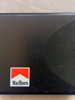 Marlboro Quartz alarm clock like new, digital folding