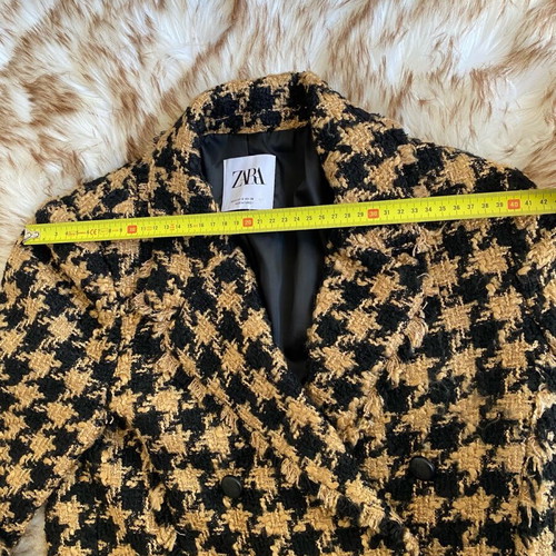 Zara set with cropped blazer and mini skirt like new, black and yellow