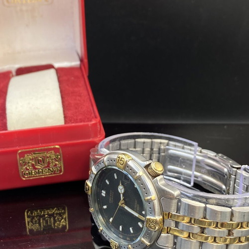 Orient Diver Two-Tone Quartz Watch like new, men's, stainless steel and gold