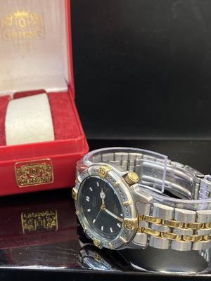 Orient Diver Two-Tone Quartz Watch like new, men's, stainless steel and gold